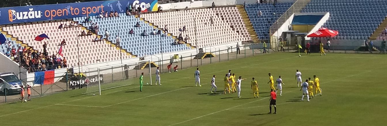 CS Mioveni se impune cu 2-0 la Buzău și trece pe primul loc în clasamentul Ligii secunde