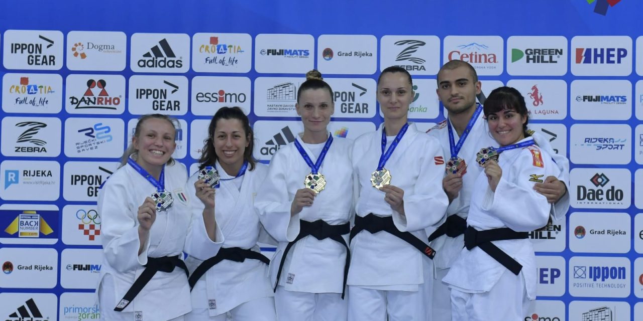 Alina Zaharia şi Alina Cheru au cucerit un titlu continental la Judo Kata