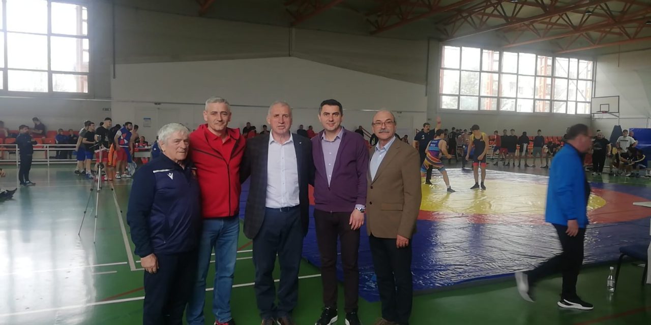 Fostul campion olimpic Vasile Andrei a fost prezent la o competiţie de lupte greco-romane la Piteşti