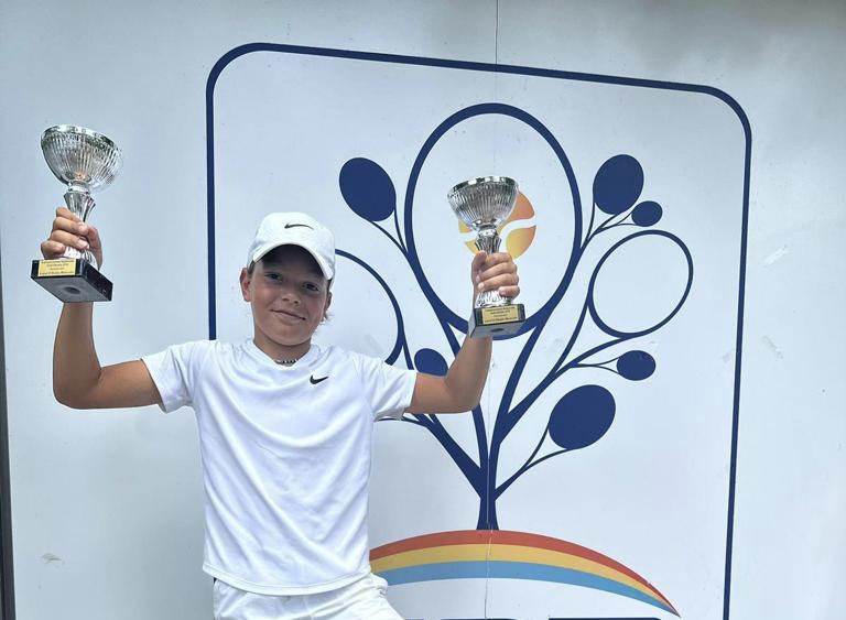 William Văsîi, dublu vicecampion național la tenis, categoria 10 ani